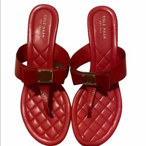 EUC Cole Haan Signature Women's Thong Sandals Patent Leather Red Gold Size 9B
